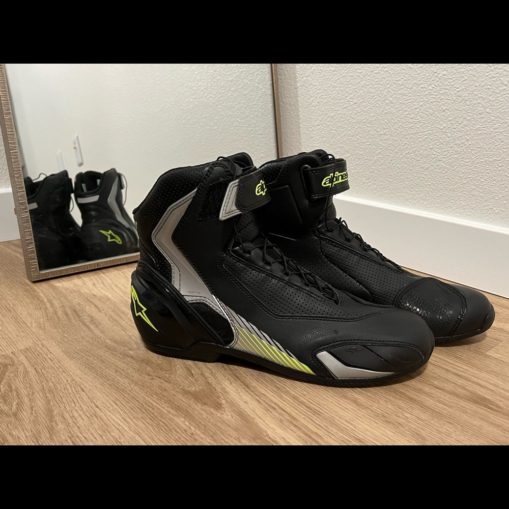Alpinestars motorcycle racing boots